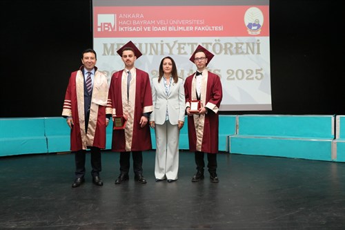 VALİ TÜLAY BAYDAR BİLGİHAN, HACI BAYRAM VELİ ÜNİVERSİTESİ MEZUNİYET TÖRENİNE KATILDI